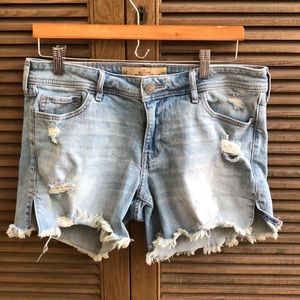 Hollister 7/28 boyfriend shorts